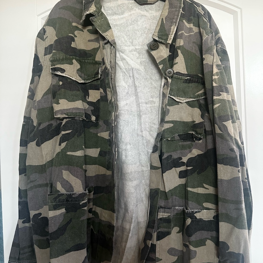 Women's Camouflage Utility Jacket